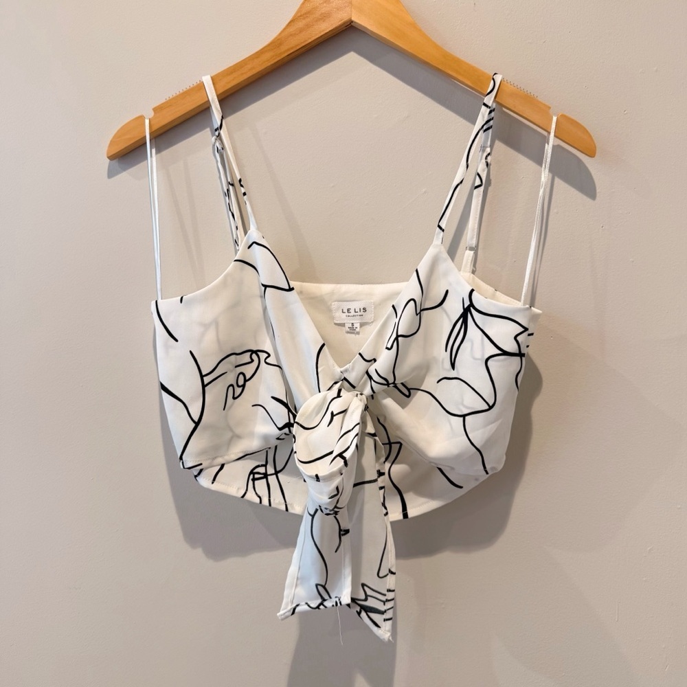 Le Lis Abstract Pattern Crop Top - Picture 3 of 8